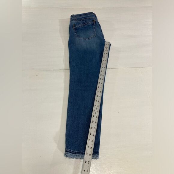 Democracy Jeans Women’s 6 Blue Denim Ab Technology Distressed Raw Hem Casual - Picture 11 of 12